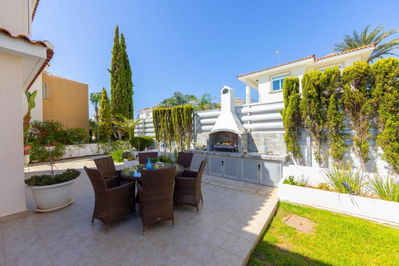 Protaras Sunrise Zen Seafront Villa Eksteriør billede